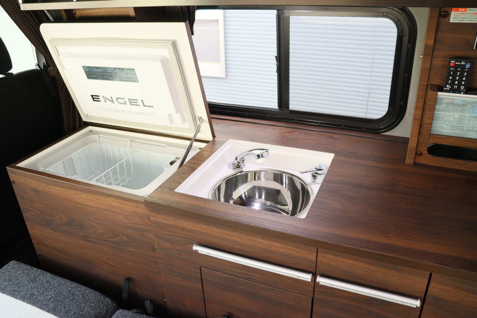 キャンピングカー バンコン ﾊｲｴｰｽ ｷｬﾝﾊﾟｰ鹿児島 ﾚﾑBV　DCｸｰﾗｰ