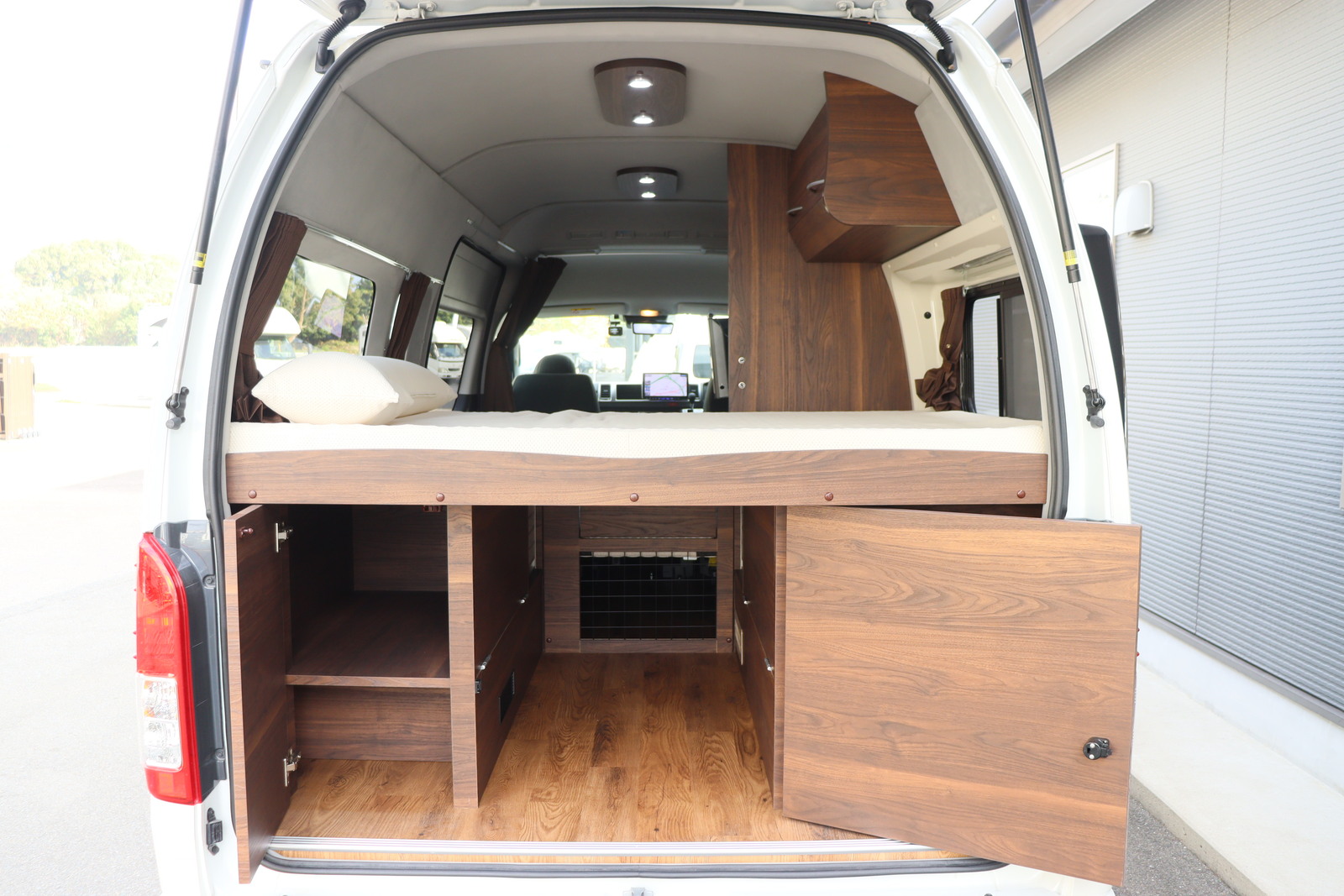 キャンピングカー バンコン ﾊｲｴｰｽ ｷｬﾝﾊﾟｰ鹿児島 ﾚﾑBV　DCｸｰﾗｰ