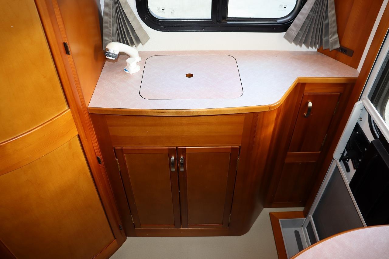 キャンピングカー キャブコン NV200ﾊﾞﾈｯﾄ AtoZ ｱﾙﾌｧ ﾀｲﾌﾟ1