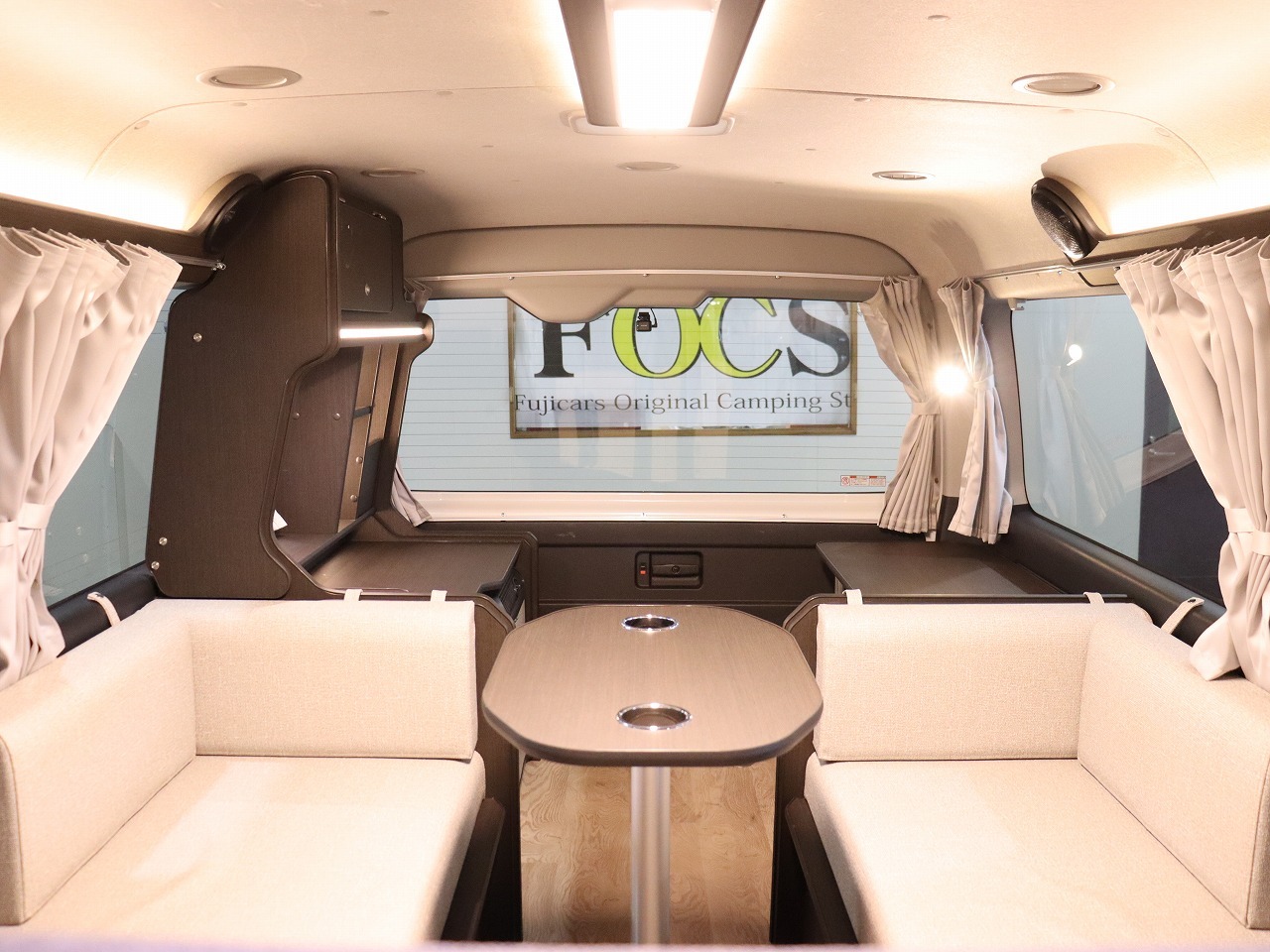 キャンピングカー バンコン ﾊｲｴｰｽ FOCS DS-F 4WD　FF　DC冷蔵庫