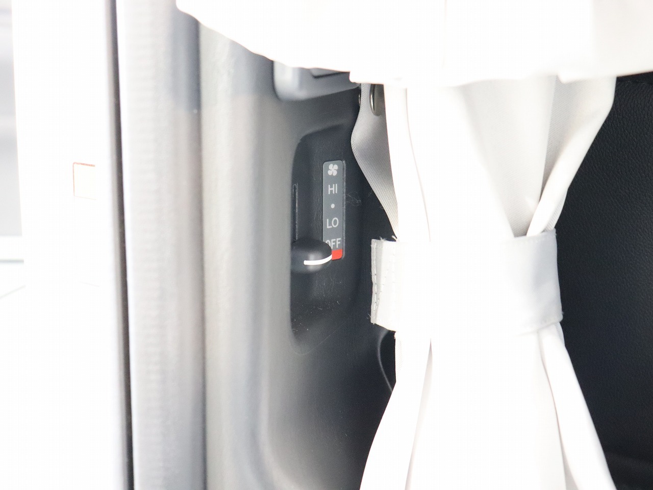 キャンピングカー バンコン ﾊｲｴｰｽ FOCS DS-F 4WD　FF　DC冷蔵庫