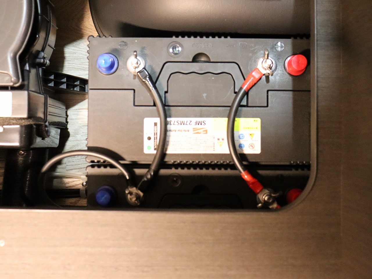 キャンピングカー バンコン ﾊｲｴｰｽ FOCS DS-F 4WD　FF　DC冷蔵庫