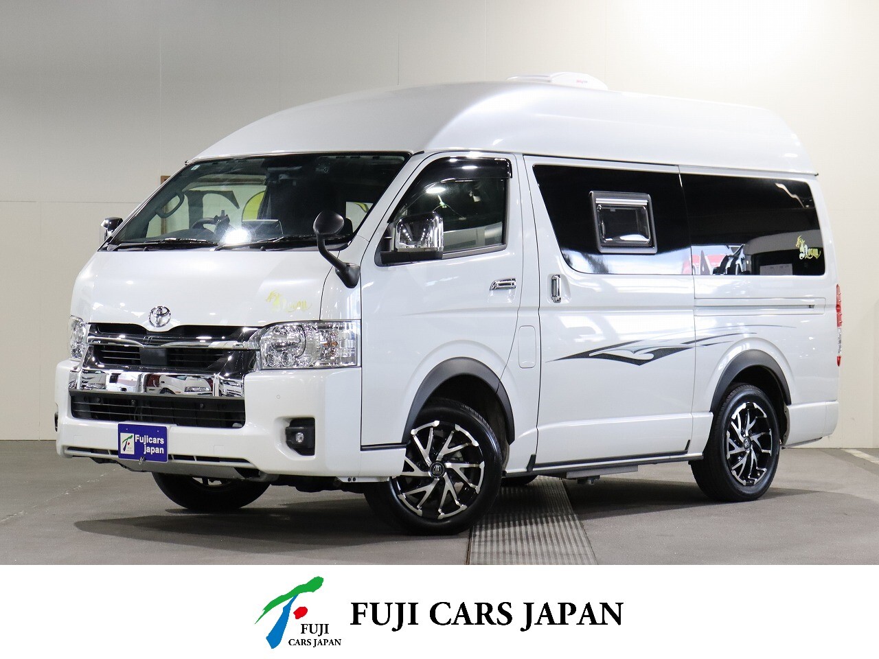 キャンピングカー バンコン ハイエース キャンパーアシスト ホロウ 4WD　FF