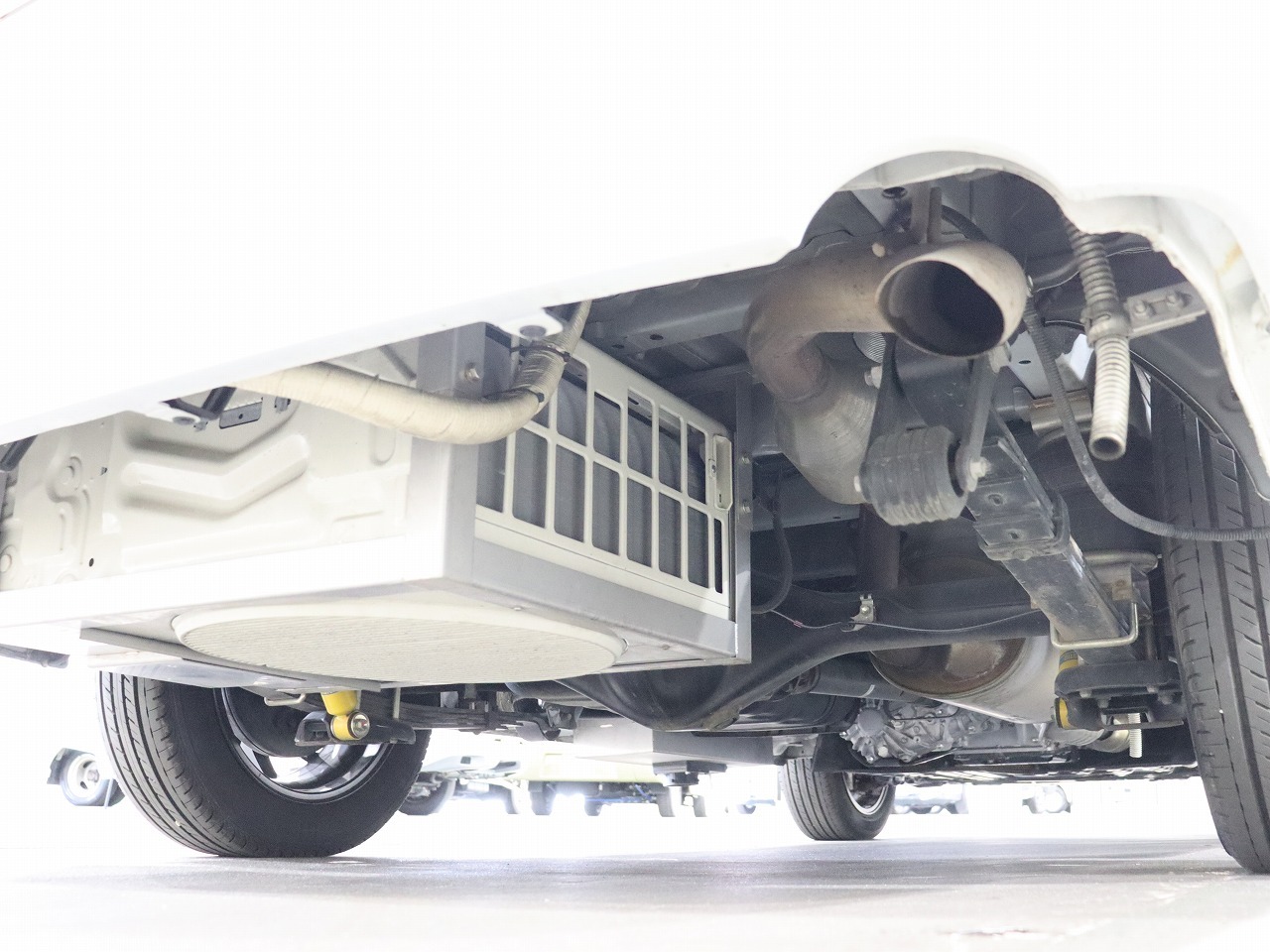 キャンピングカー バンコン ﾊｲｴｰｽ ｷｬﾝﾊﾟｰｱｼｽﾄ ﾎﾛｳ 4WD　FF