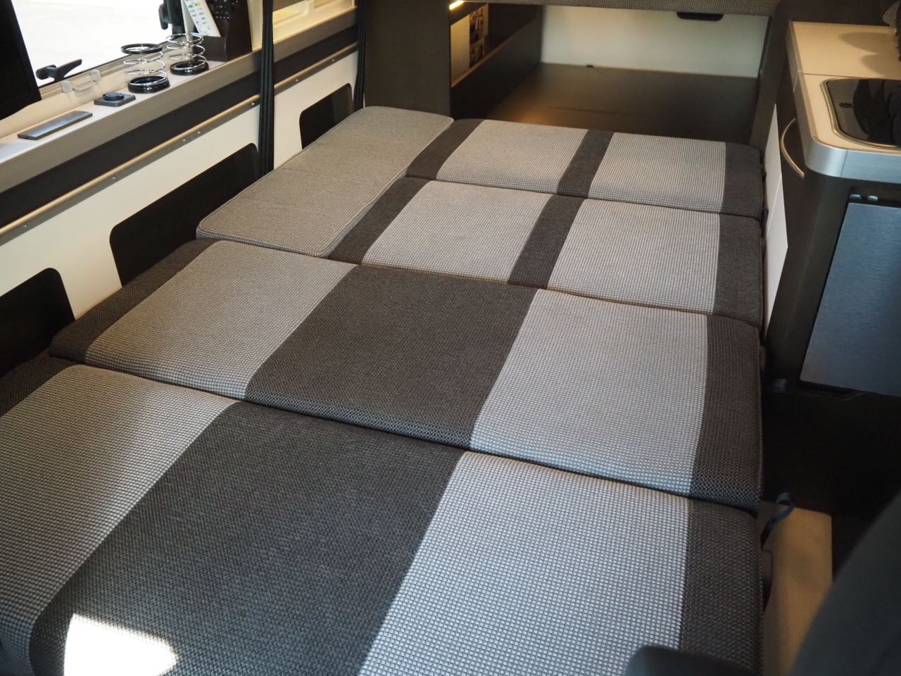 キャンピングカー バンコン ﾊｲｴｰｽ ﾄｲﾌｧｸﾄﾘｰ ﾊﾞｰﾃﾞﾝG 4WDDT