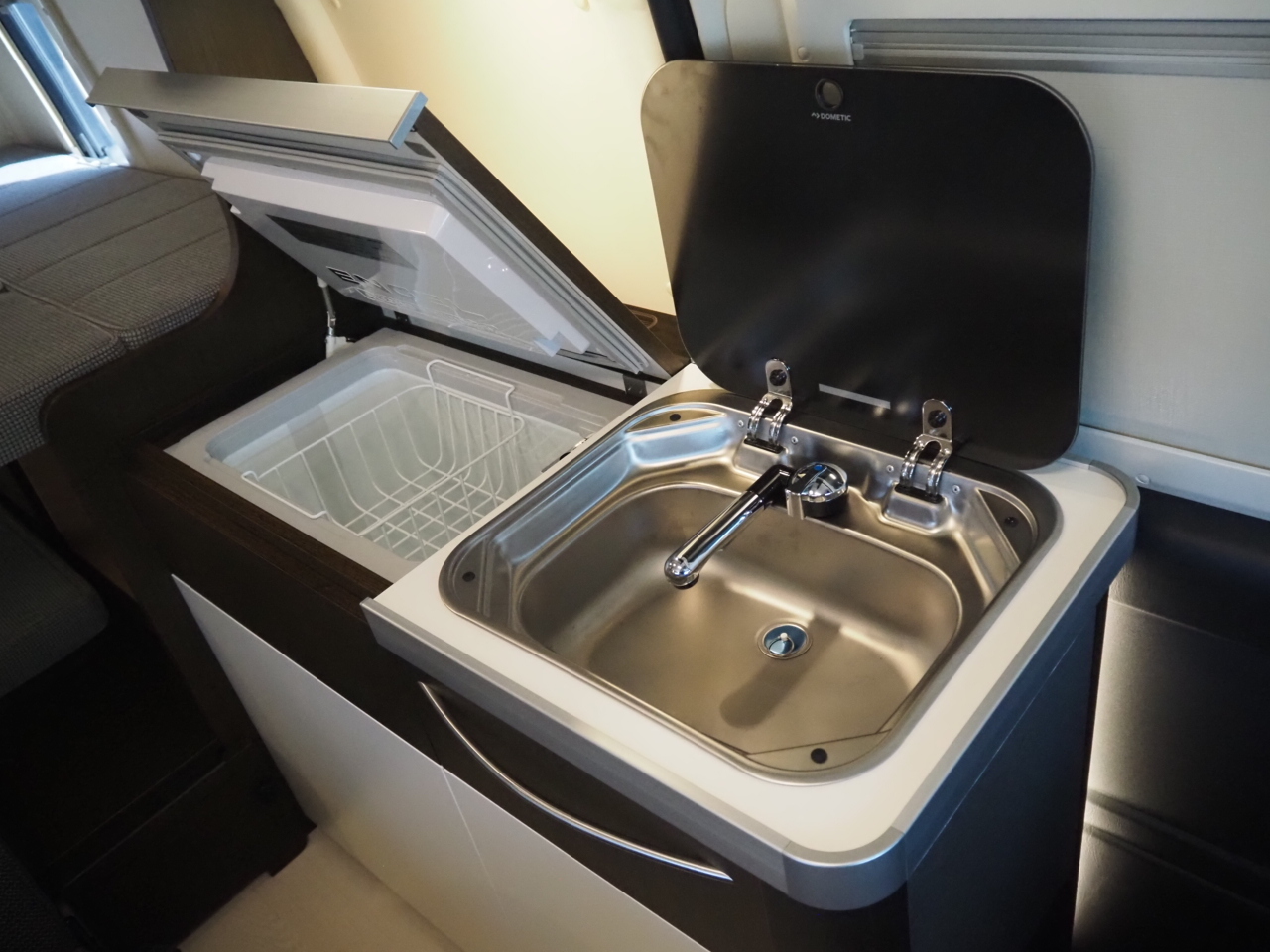 キャンピングカー バンコン ﾊｲｴｰｽ ﾄｲﾌｧｸﾄﾘｰ ﾊﾞｰﾃﾞﾝG 4WDDT