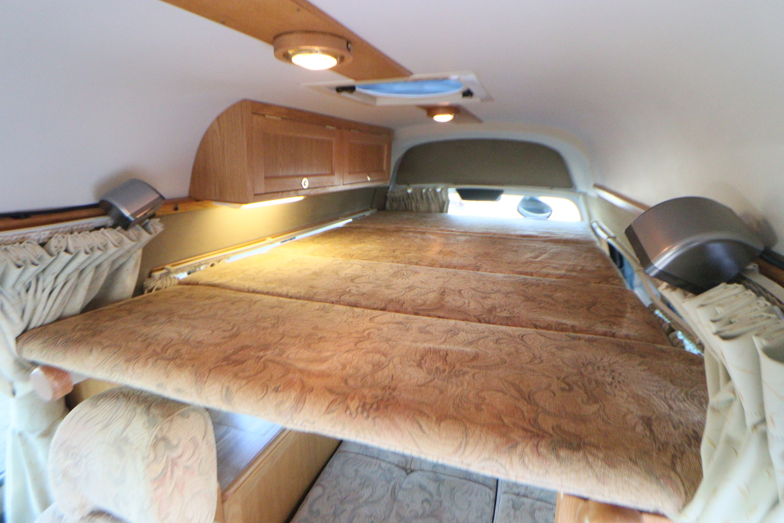 キャンピングカー バンコン ｷｬﾗﾊﾞﾝ ｶﾄｰﾓｰﾀｰ ｵｰｸｻｲﾄﾞ 4WD