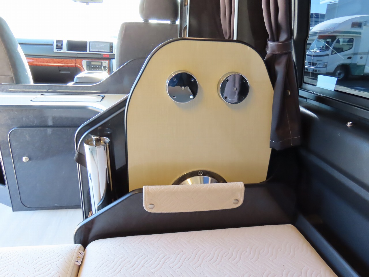 キャンピングカー バンコン ﾊｲｴｰｽ　FOCS DSﾌﾟﾚﾐｱﾑ