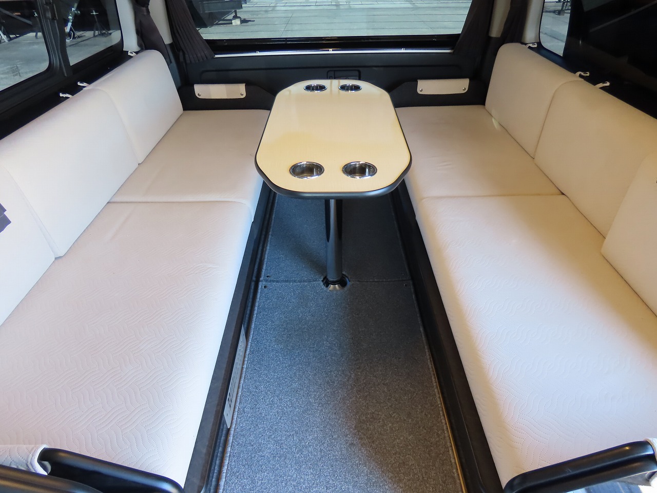 キャンピングカー バンコン ﾊｲｴｰｽ　FOCS DSﾌﾟﾚﾐｱﾑ