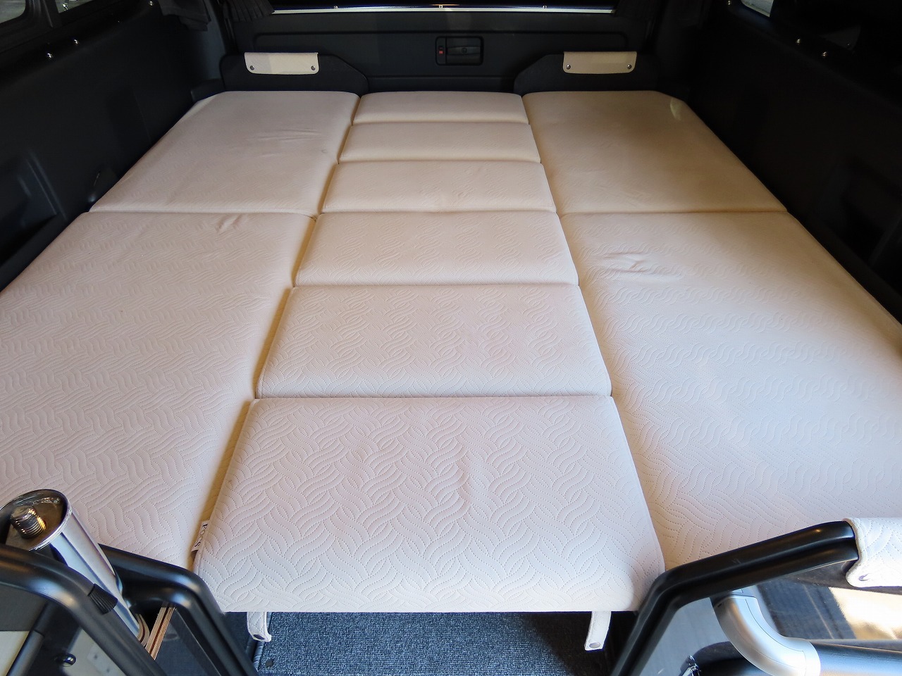 キャンピングカー バンコン ﾊｲｴｰｽ　FOCS DSﾌﾟﾚﾐｱﾑ