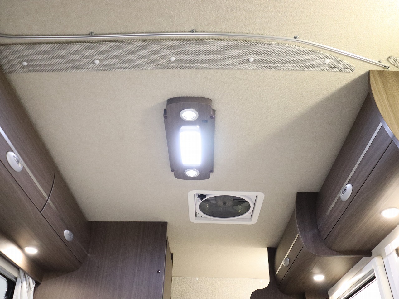 キャンピングカー キャブコン ﾎﾞﾝｺﾞ ﾅｯﾂRV ﾏｯｼｭW 4WD　FFﾋｰﾀｰ