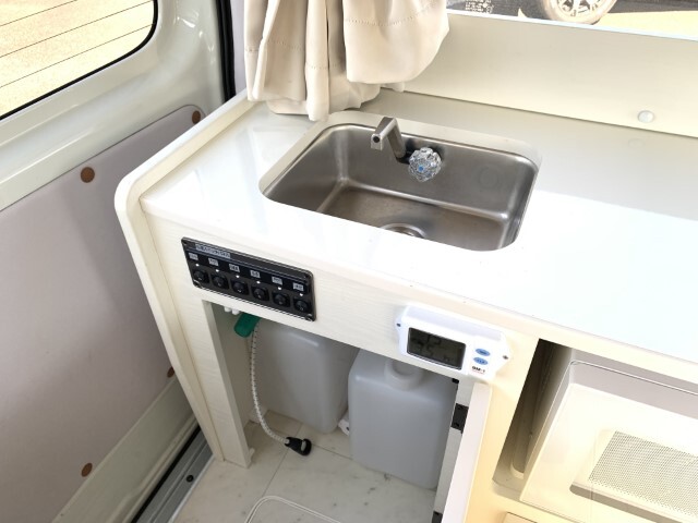 キャンピングカー バンコン RVﾋﾞｯｸﾌｯﾄ ｽｳｨﾝｸﾞN4.7 ｸｰﾗｰ FF暖房