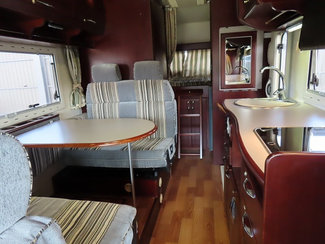 キャンピングカー バスコン ｺｰｽﾀｰ ﾅｯﾂRV ﾎﾞｰﾀﾞｰ60　発電機