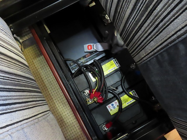 キャンピングカー バスコン ｺｰｽﾀｰ ﾅｯﾂRV ﾎﾞｰﾀﾞｰ60　発電機