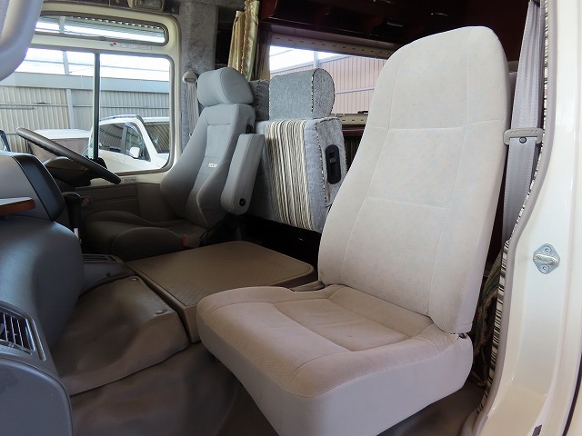 キャンピングカー バスコン ｺｰｽﾀｰ ﾅｯﾂRV ﾎﾞｰﾀﾞｰ60　発電機