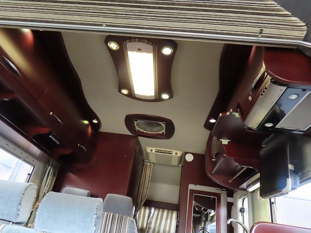 キャンピングカー バスコン ｺｰｽﾀｰ ﾅｯﾂRV ﾎﾞｰﾀﾞｰ60　発電機