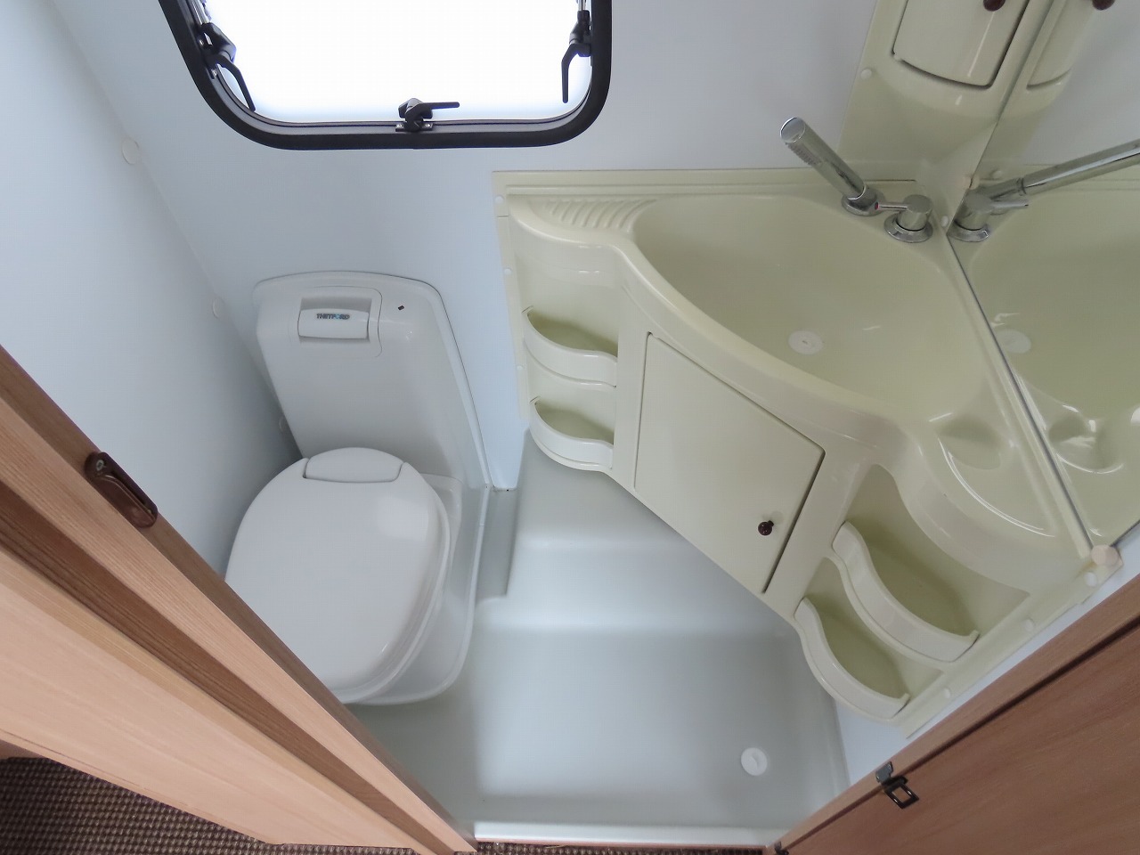 キャンピングカー トレーラー ｱﾄﾞﾘｱ ｱﾋﾞﾊﾞ370DD