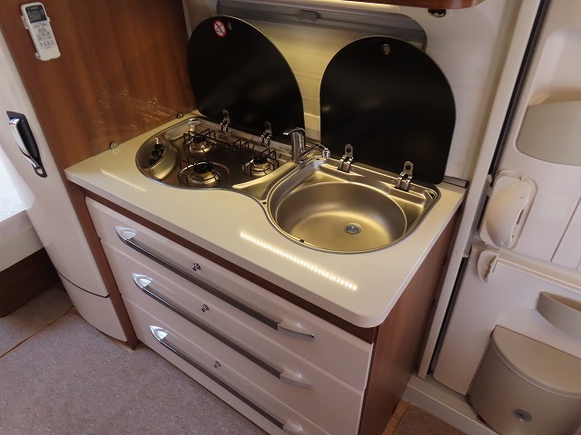 キャンピングカー トレーラー ﾎﾋﾞｰ 495ULｴｸｾﾚﾝﾄ　要牽引免許　家庭用AC