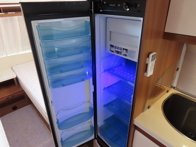 キャンピングカー トレーラー ﾎﾋﾞｰ 495ULｴｸｾﾚﾝﾄ　要牽引免許　家庭用AC