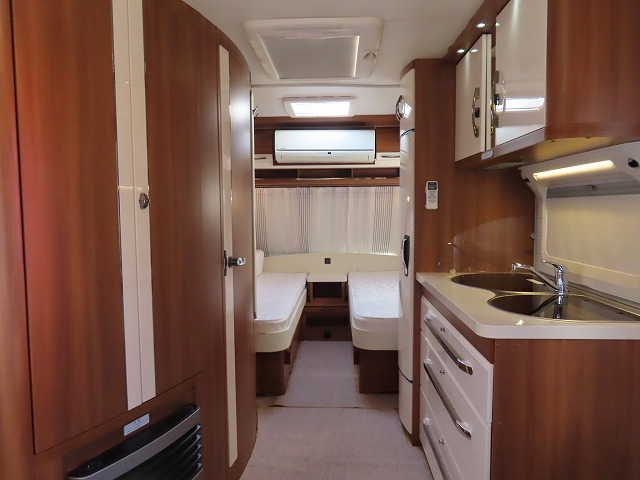 キャンピングカー トレーラー ﾎﾋﾞｰ 495ULｴｸｾﾚﾝﾄ　要牽引免許　家庭用AC