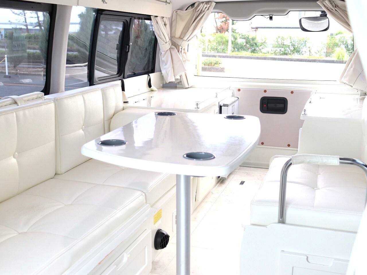 キャンピングカー バンコン ﾊｲｴｰｽ RVﾋﾞｯｸﾌｯﾄ ｽｳｨﾝｸﾞN4.7