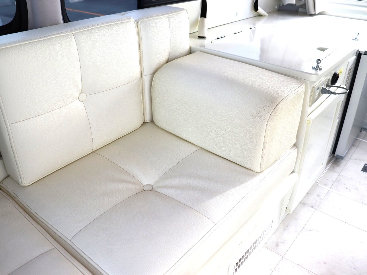 キャンピングカー バンコン ﾊｲｴｰｽ RVﾋﾞｯｸﾌｯﾄ ｽｳｨﾝｸﾞN4.7