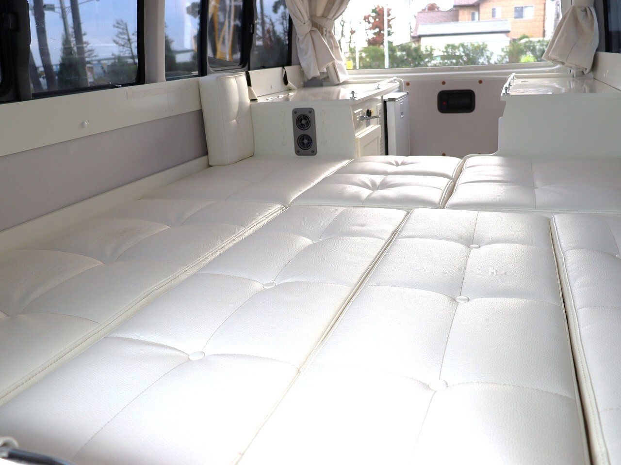 キャンピングカー バンコン ﾊｲｴｰｽ RVﾋﾞｯｸﾌｯﾄ ｽｳｨﾝｸﾞN4.7