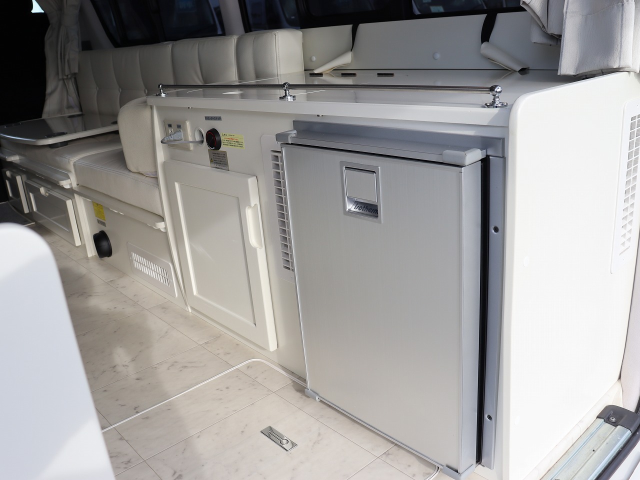 キャンピングカー バンコン ﾊｲｴｰｽ RVﾋﾞｯｸﾌｯﾄ ｽｳｨﾝｸﾞN4.7