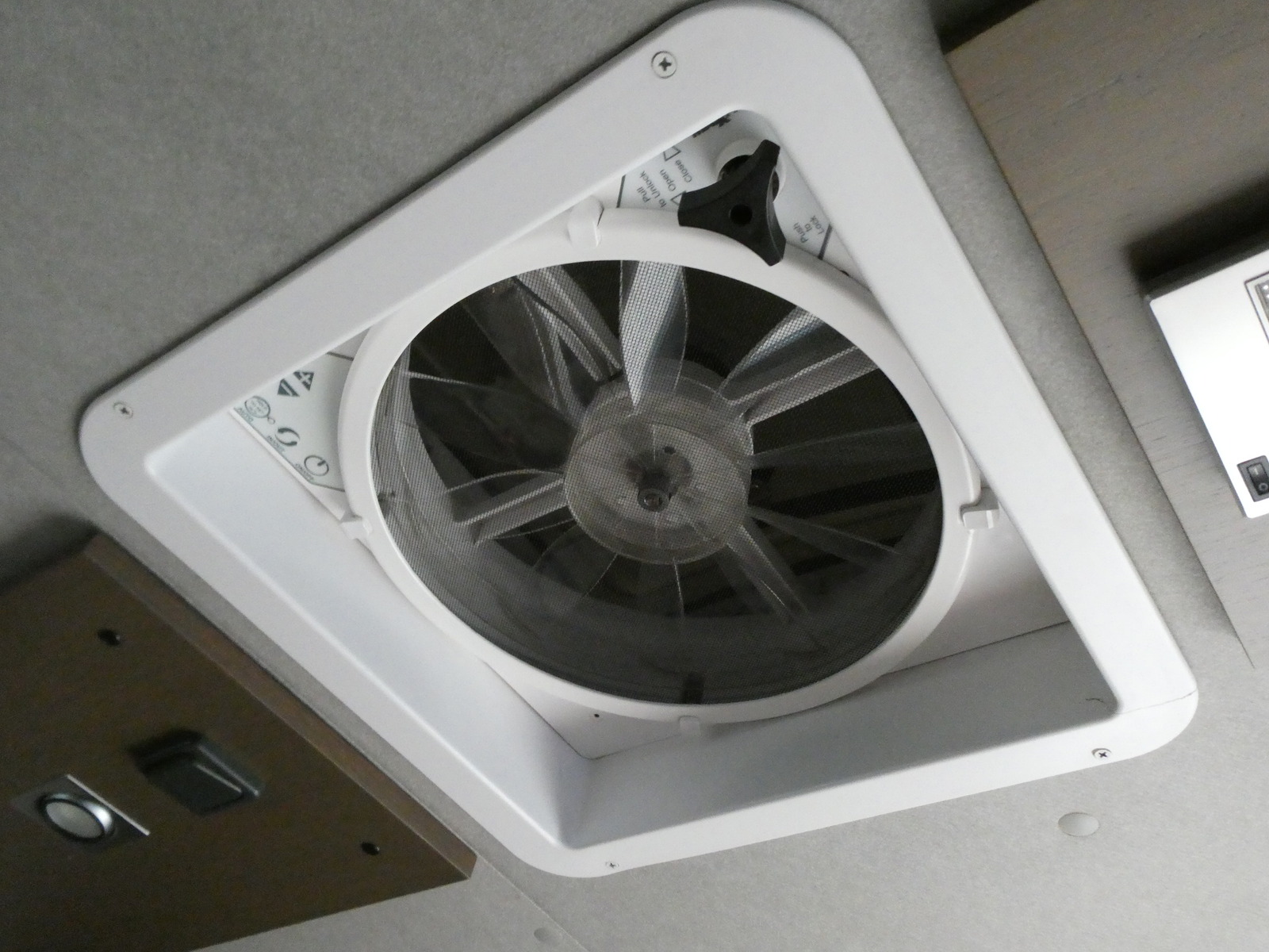 キャンピングカー バンコン ﾄｲﾌｧｸﾄﾘｰ　ｻﾞﾗ