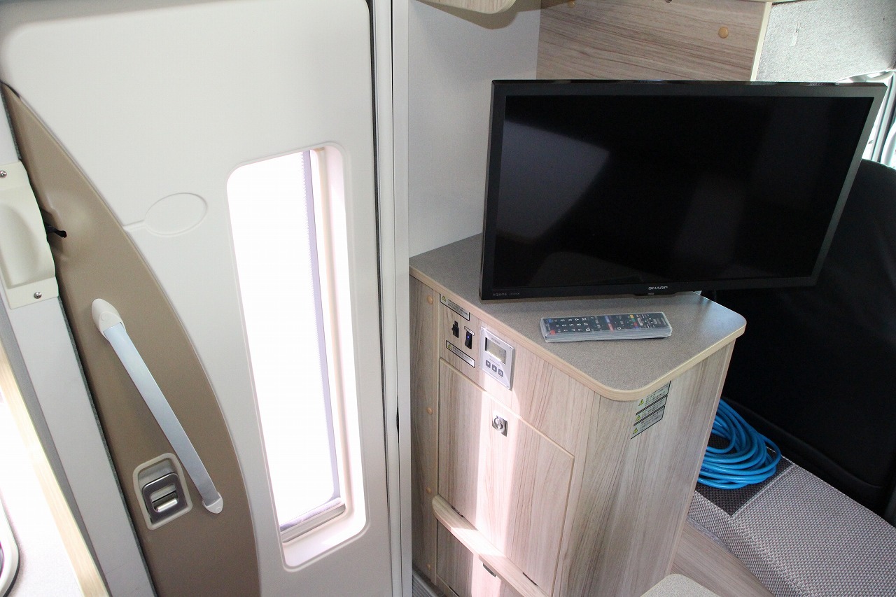 キャンピングカー キャブコン ｶﾑﾛｰﾄﾞ ﾅｯﾂRV ｸﾚｿﾝｼﾞｬｰﾆｰRｴﾎﾞﾗｲﾄ