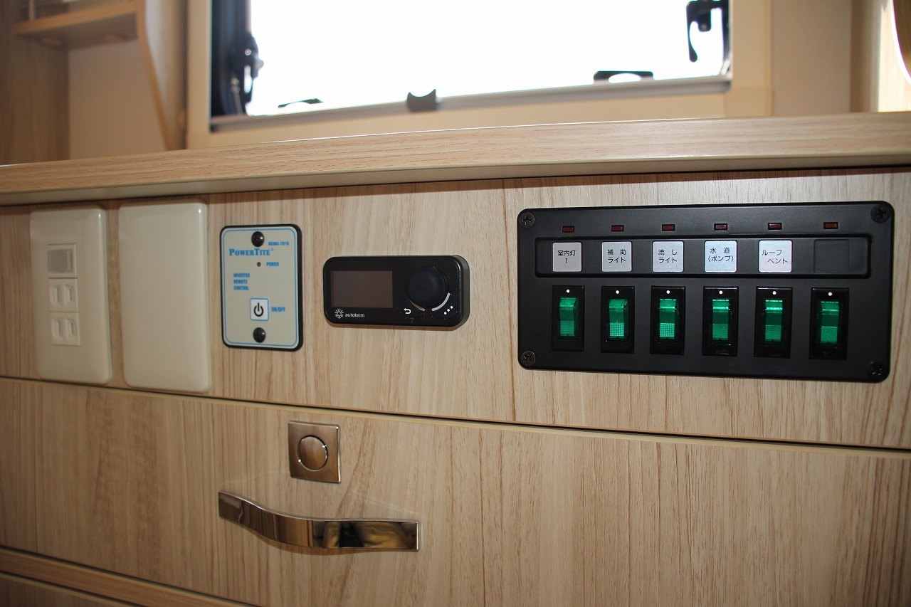 キャンピングカー キャブコン ｶﾑﾛｰﾄﾞ ﾅｯﾂRV ｸﾚｿﾝｼﾞｬｰﾆｰRｴﾎﾞﾗｲﾄ