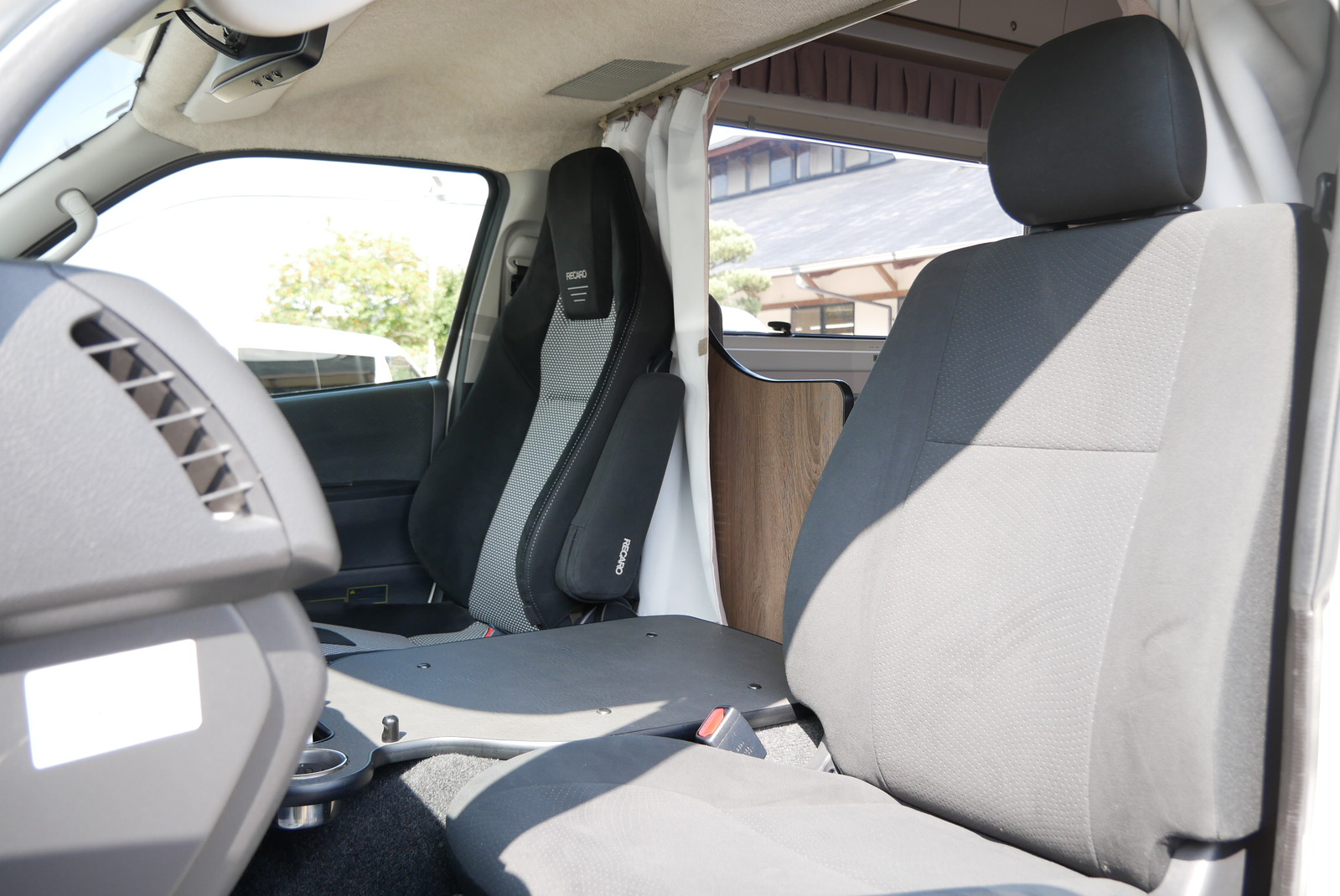 キャンピングカー キャブコン ﾊｲｴｰｽ ﾌｧﾝﾙｰﾁｪｾﾚﾝｹﾞﾃｨ 家庭用AC 4WD