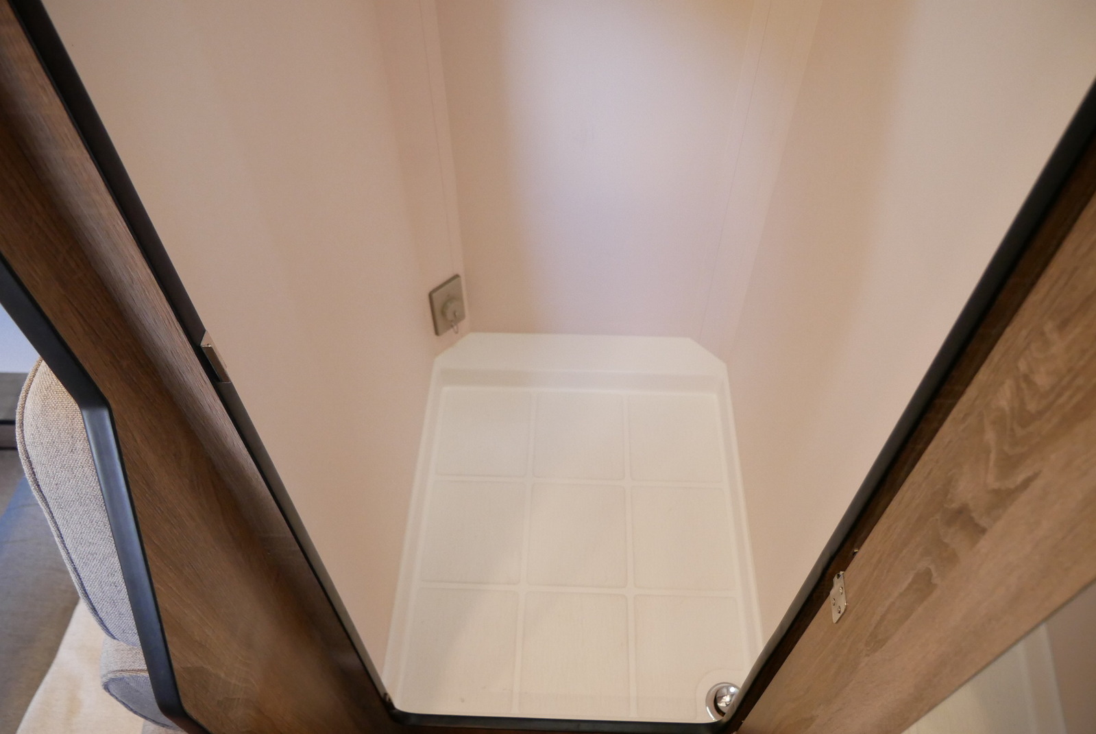 キャンピングカー キャブコン ﾊｲｴｰｽ ﾌｧﾝﾙｰﾁｪｾﾚﾝｹﾞﾃｨ 家庭用AC 4WD