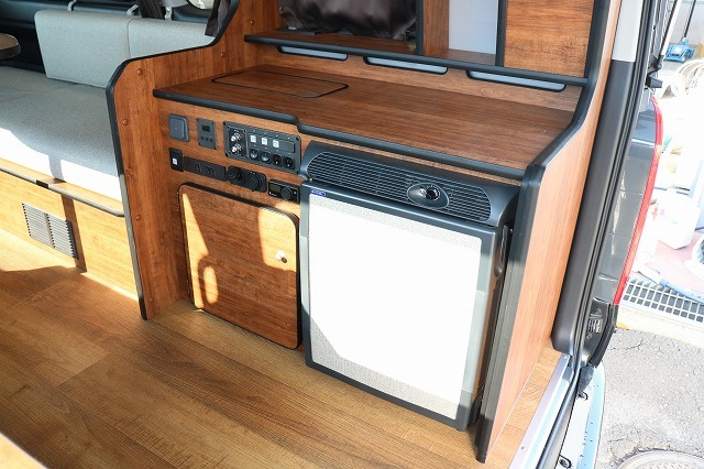 キャンピングカー バンコン ﾊｲｴｰｽ FOCS DS-L 4WD