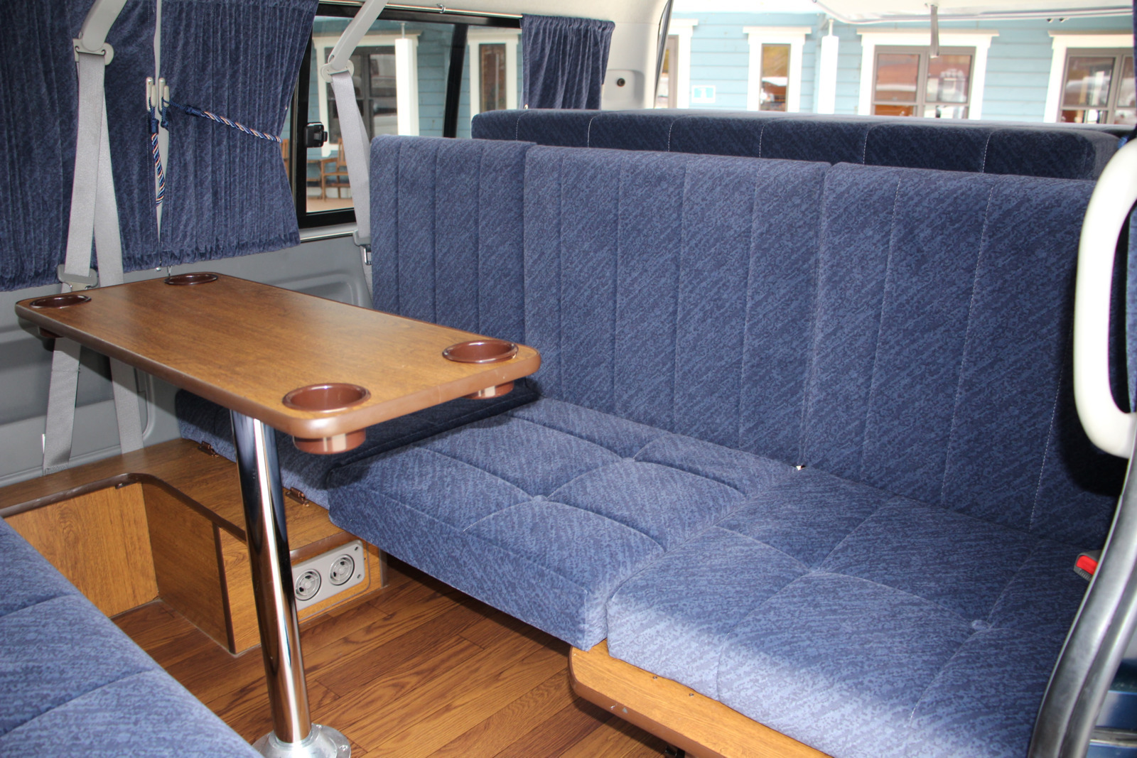 キャンピングカー バンコン ﾊｲｴｰｽ RVｺｰｴｲ ﾌﾞﾛｰﾄﾞ