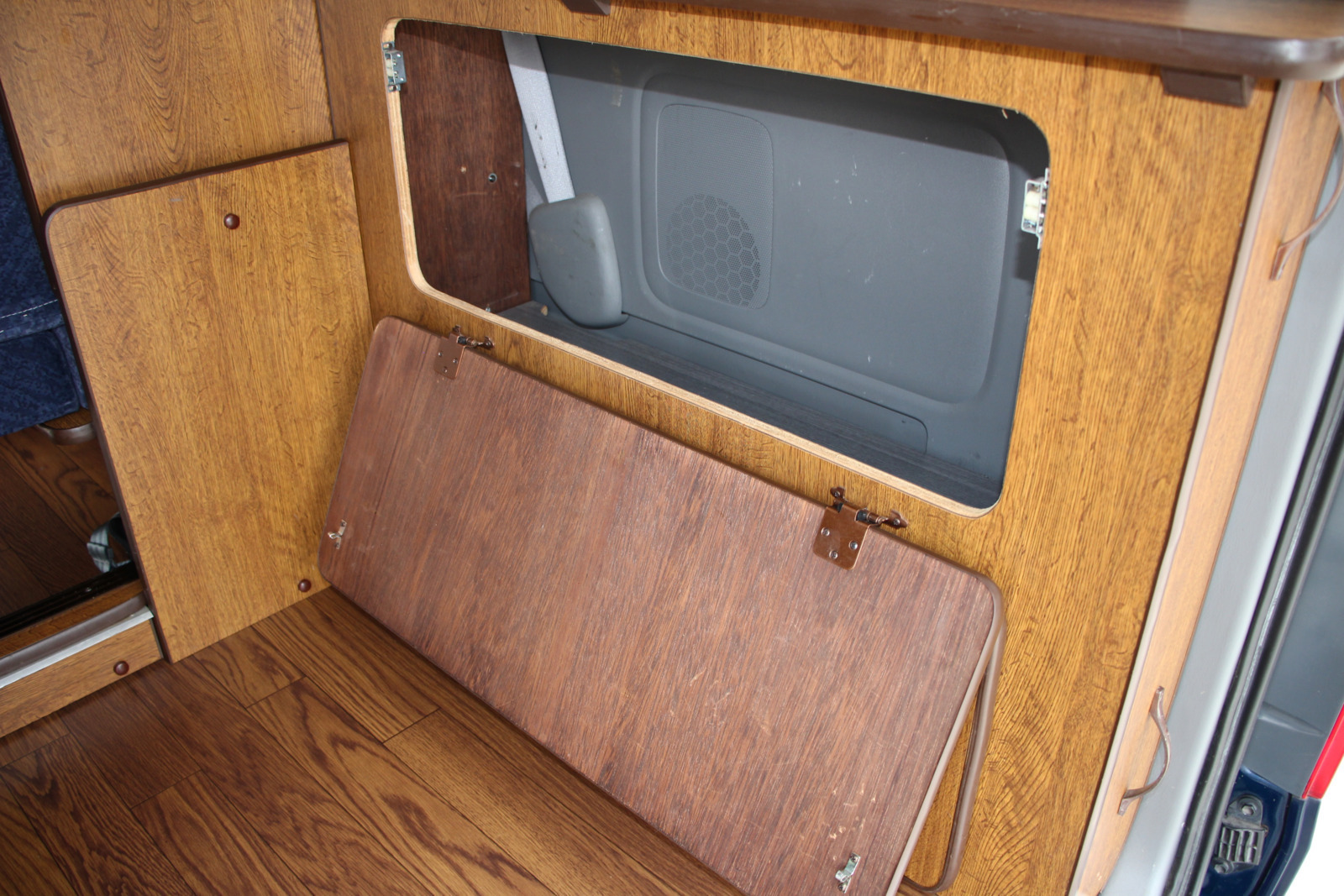 キャンピングカー バンコン ﾊｲｴｰｽ RVｺｰｴｲ ﾌﾞﾛｰﾄﾞ