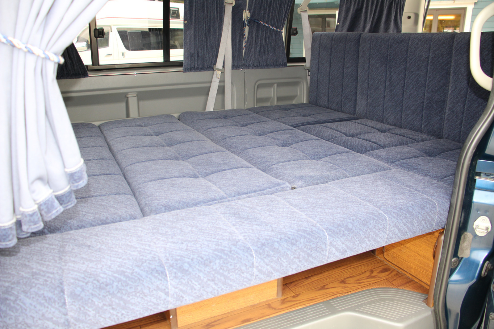 キャンピングカー バンコン ﾊｲｴｰｽ RVｺｰｴｲ ﾌﾞﾛｰﾄﾞ