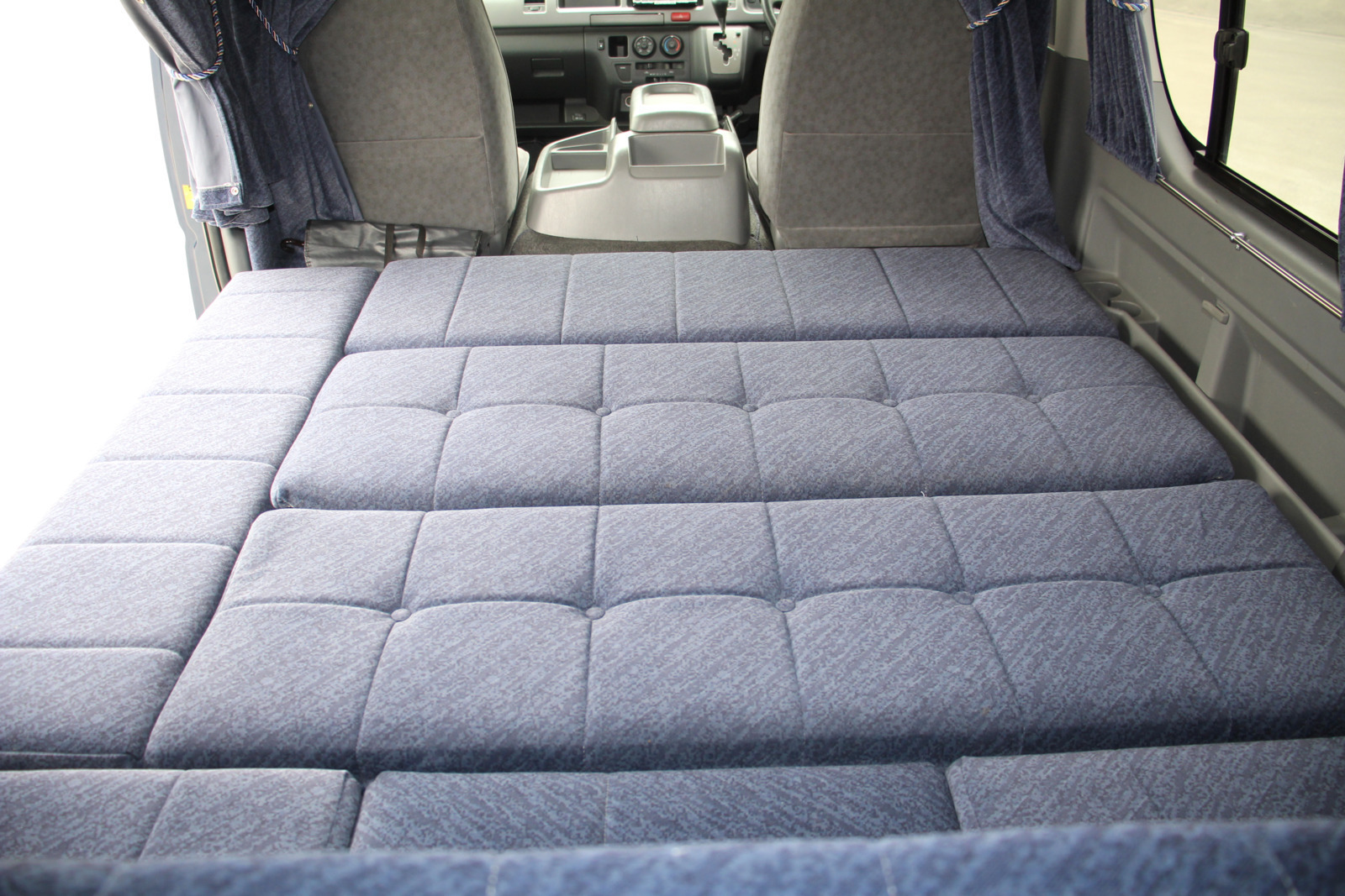 キャンピングカー バンコン ﾊｲｴｰｽ RVｺｰｴｲ ﾌﾞﾛｰﾄﾞ