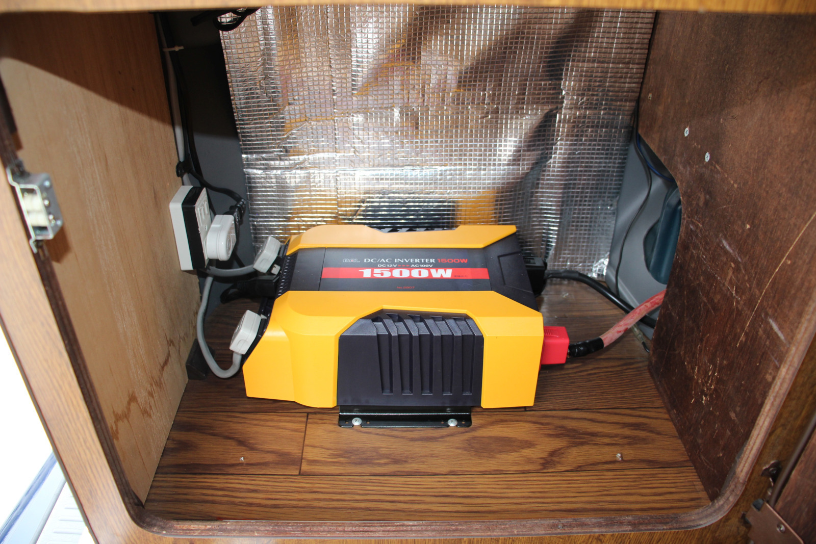 キャンピングカー バンコン ﾊｲｴｰｽ RVｺｰｴｲ ﾌﾞﾛｰﾄﾞ