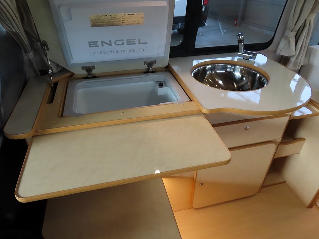 キャンピングカー バンコン ﾊｲｴｰｽ FOCS ｼｴｽﾀ　