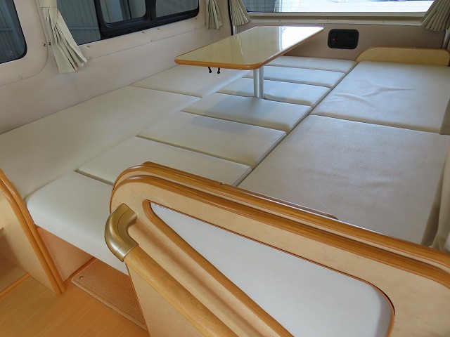 キャンピングカー バンコン ﾊｲｴｰｽ FOCS ｼｴｽﾀ　