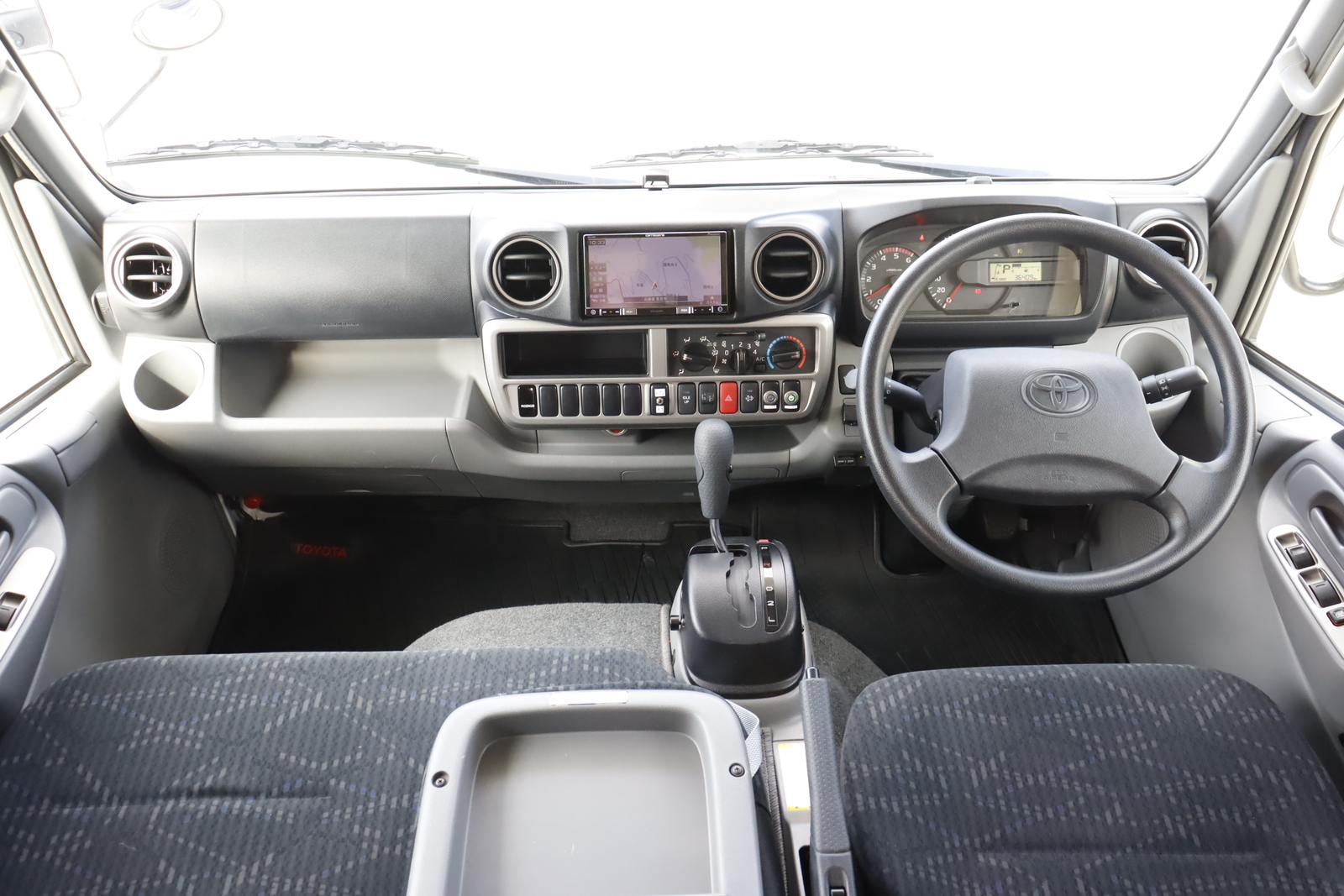 キャンピングカー キャブコン ｶﾑﾛｰﾄﾞ ﾅｯﾂRV ｸﾚｱ5.3Xｴﾎﾞﾘｭｰｼｮﾝ