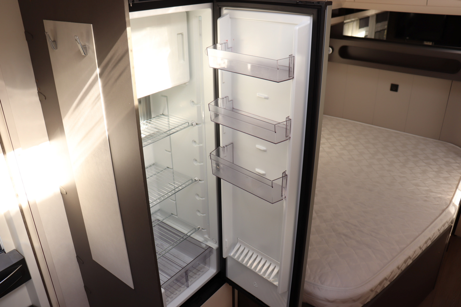 キャンピングカー トレーラー ﾎﾋﾞｰ 540WFU 家庭用ｴｱｺﾝ FFﾋｰﾀｰ