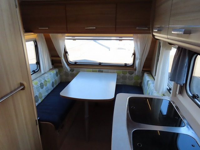 キャンピングカー トレーラー ﾄﾘｶﾞﾉ ｴﾒﾛｰﾄﾞ376V　牽引免許不要