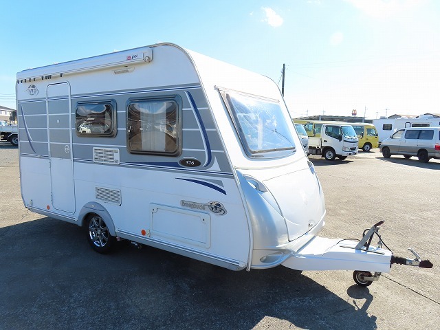 キャンピングカー トレーラー ﾄﾘｶﾞﾉ ｴﾒﾛｰﾄﾞ376V　牽引免許不要