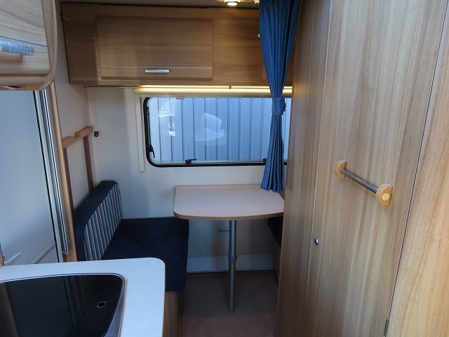 キャンピングカー トレーラー ﾄﾘｶﾞﾉ ｴﾒﾛｰﾄﾞ376V　牽引免許不要