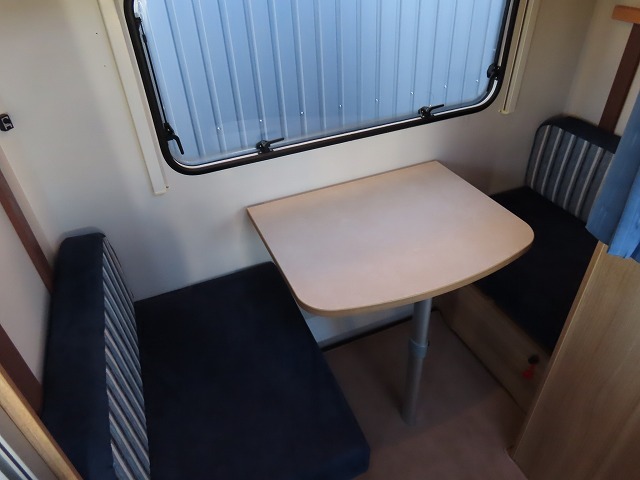 キャンピングカー トレーラー ﾄﾘｶﾞﾉ ｴﾒﾛｰﾄﾞ376V　牽引免許不要