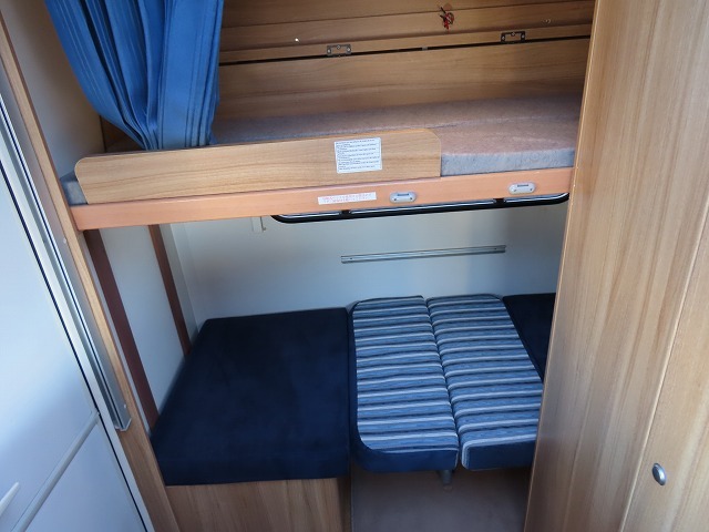 キャンピングカー トレーラー ﾄﾘｶﾞﾉ ｴﾒﾛｰﾄﾞ376V　牽引免許不要