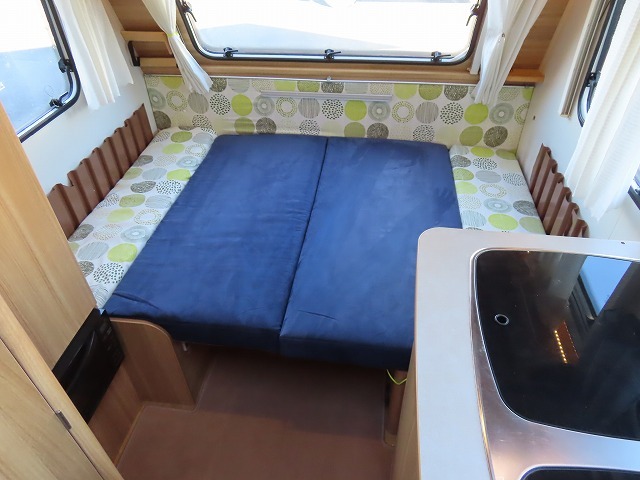 キャンピングカー トレーラー ﾄﾘｶﾞﾉ ｴﾒﾛｰﾄﾞ376V　牽引免許不要