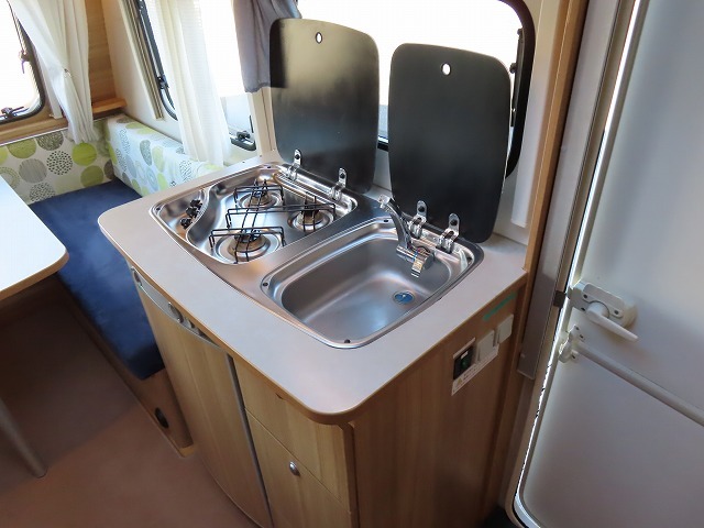 キャンピングカー トレーラー ﾄﾘｶﾞﾉ ｴﾒﾛｰﾄﾞ376V　牽引免許不要